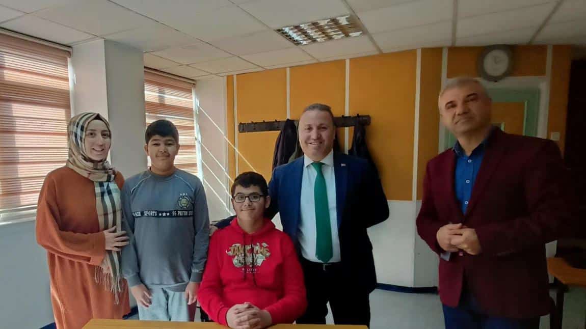 Altındağ İlçe Milli Eğitim Müdürü Hasan YILDIRIM okulumuzu ziyaret eti.