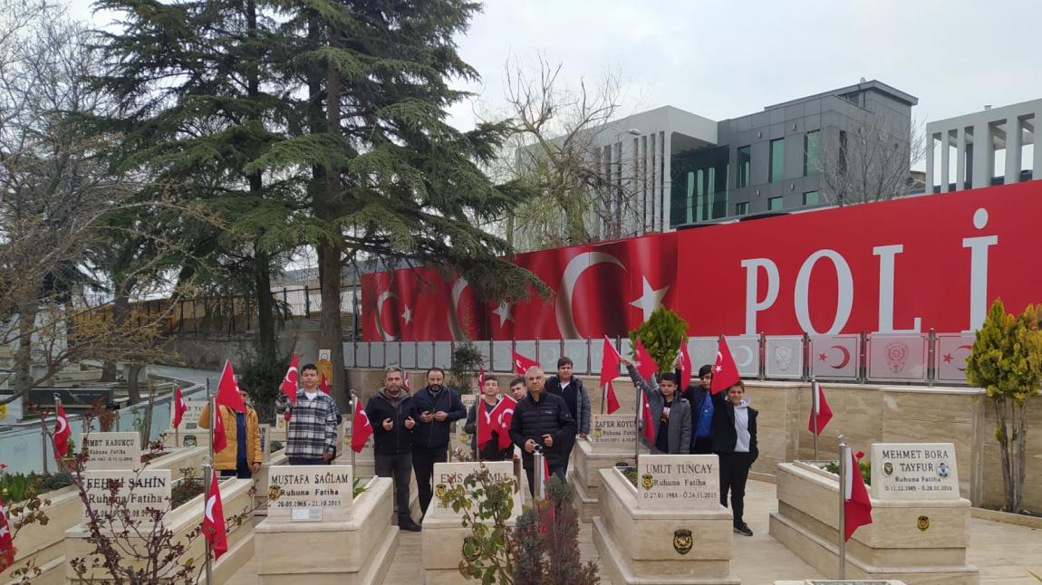 14-18 mart Şehitler Haftası dolayısıyla Cebeci Asri Mezarlığı Polis Şehitliği'ni öğrencilerimizle ziyaret ettik.